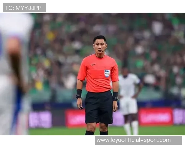 赛后怒推裁判马宁印尼领队无奈表示申诉已无意义一切已结束 赛后怒推裁判马宁印尼领队无奈表示申诉已无意义一切已结束