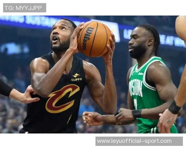 小莫布里半场表现出色7投3中贡献11分3篮板2助攻2盖帽