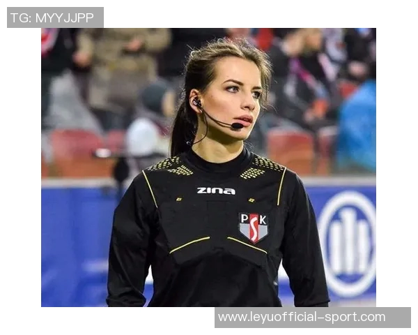 意大利女边裁因美貌遭职业歧视自述不平等经历与坚持