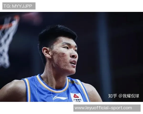 大洛专注卡位技巧努力为队友创造更好抢板机会