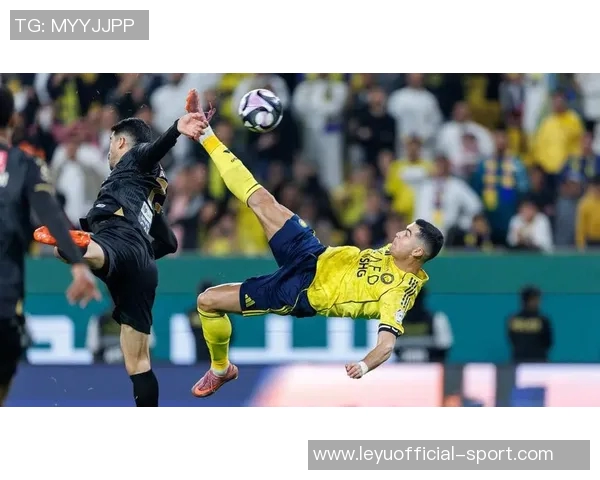 C罗精彩垫射破门却因越位被判无效令人惋惜的瞬间 C罗精彩垫射破门却因越位被判无效令人惋惜的瞬间