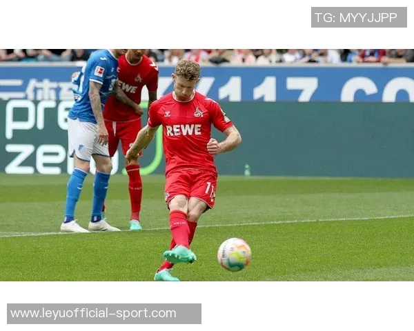 李刚仁手球送点球机会布雷斯特点球滑倒错失良机